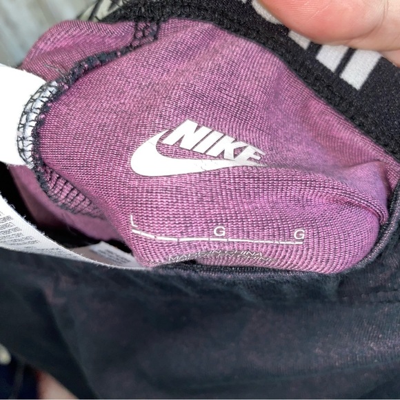Nike Black With Purple Overtone Leggings - Picture 6 of 6